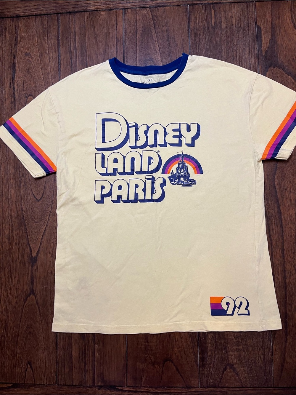 3/$24 Disneyland Paris 92 Graphic Tee Size M Retro Distressed